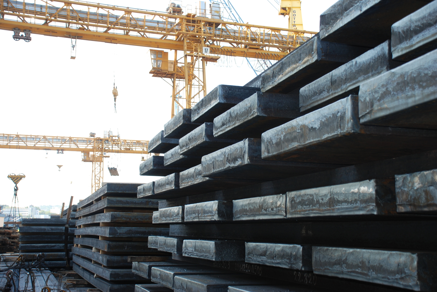 <span style="font-weight: bold;">8,5 млн. тонн</span>