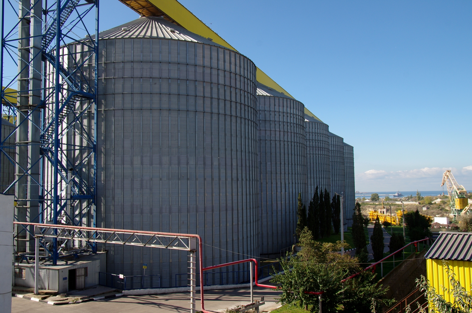 <span style="font-weight: bold;">170 тыс. тонн</span>